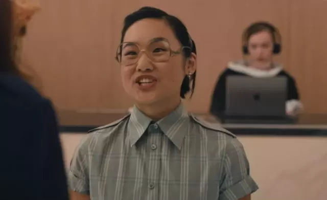 《穿普拉达的女王2》新角色“秦舟”引争议,亚裔命名与造型遭质疑 _ 情报图 《穿普拉达的女王2》新角色“秦舟”引争议,亚裔命名与造型遭质疑 _ 情报图